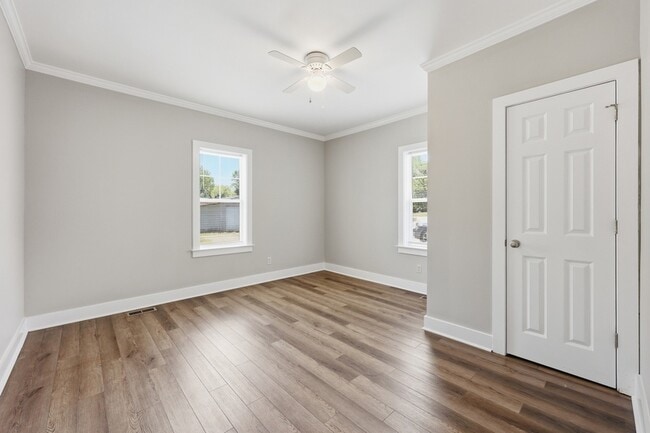 Building Photo - 546 Baltimore Dr