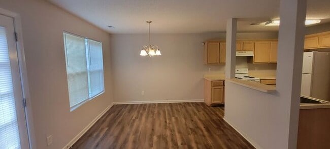 Building Photo - COMING SOON: Renovated 3BR 2BA Home w/ 2-Car Garage • Open-Concept Kitchen in Griffin