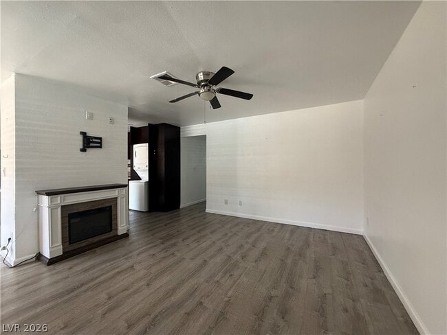 Building Photo - 6208 Ilanos Ln