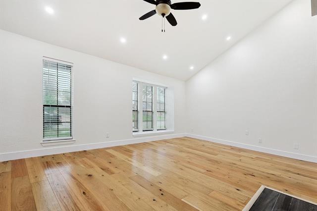 Building Photo - 402 Creekmeadow Ln