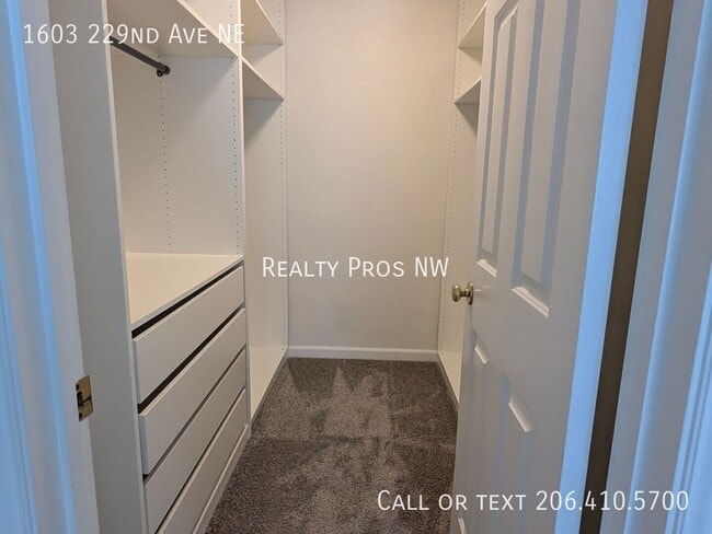 Building Photo - 1603 229th Ave NE