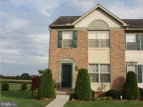 Building Photo - 228 Cobblestone Ln