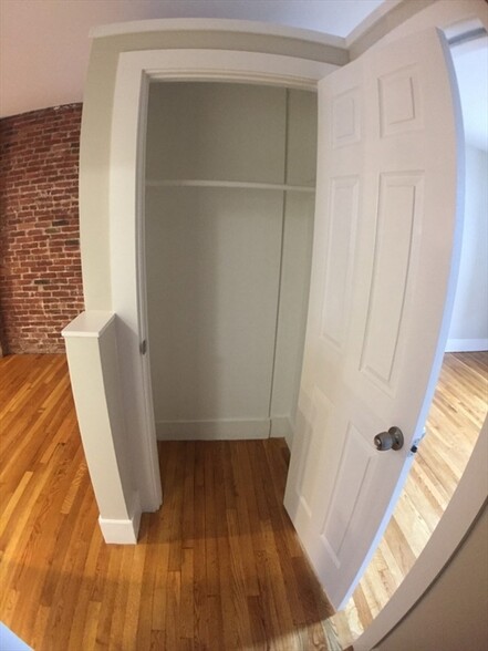 Primary Photo - 210 Hemenway St