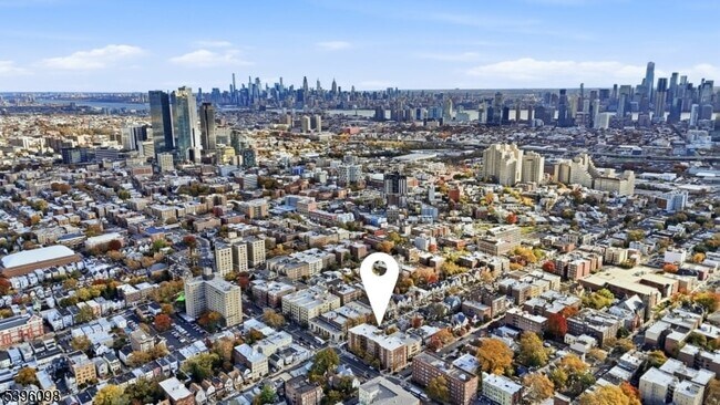 Building Photo - 2520 John F. Kennedy Blvd