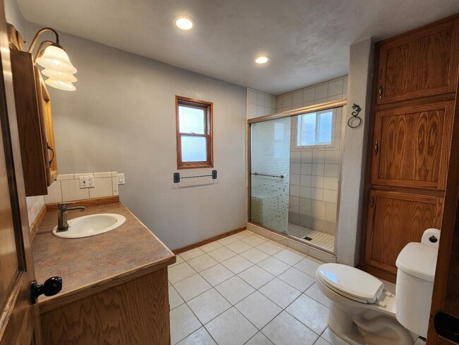 Building Photo - 502 Alicia St