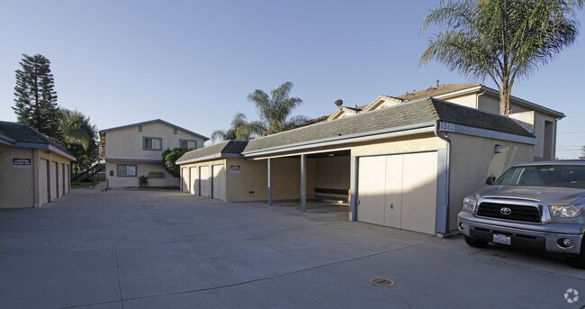 Building Photo - 5582 Crescent Ave