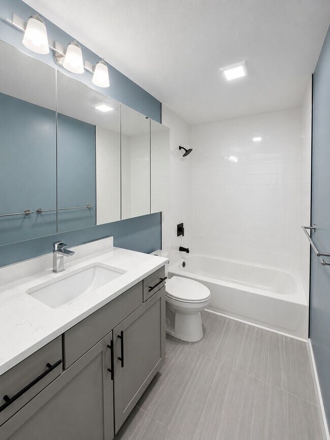 Building Photo - 3Bd/1.5Ba Kirkland Home