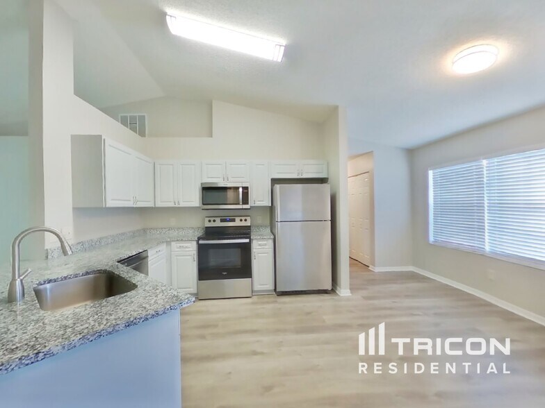 Building Photo - 16 Rymsen Ln