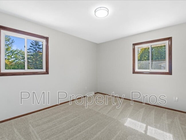 Building Photo - 8148 S 88th St