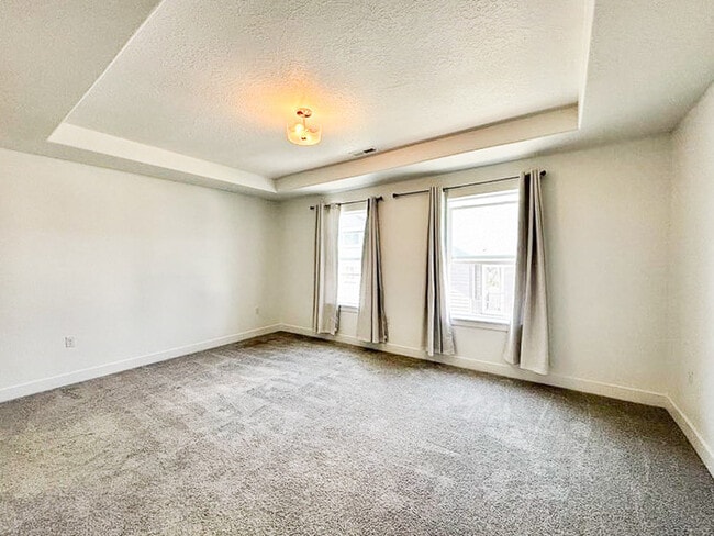 Building Photo - Newer Herriman Home - Open Floor Plan - Gr...