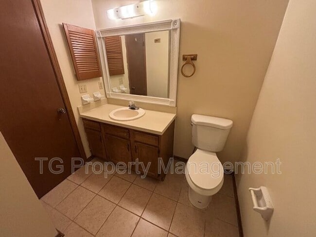 Building Photo - 11647 Fort Caroline Lakes Dr