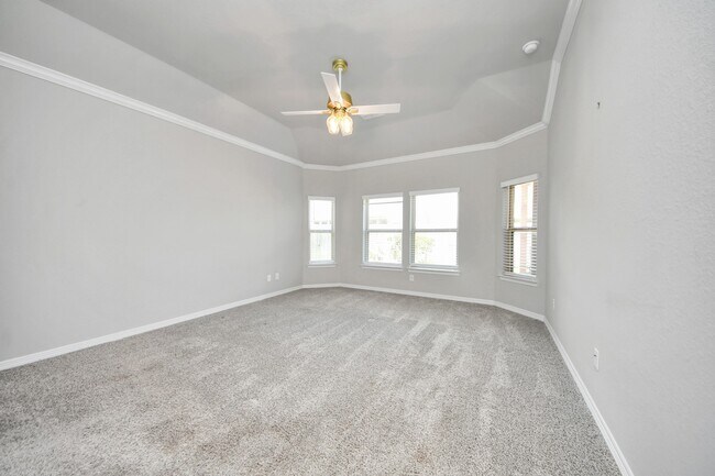 Building Photo - 9019 Emerald Cane Dr