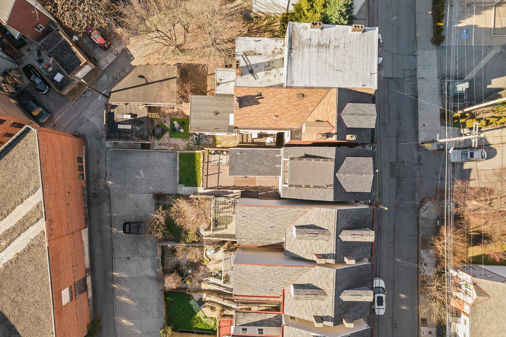 Building Photo - 1027 Vinial St