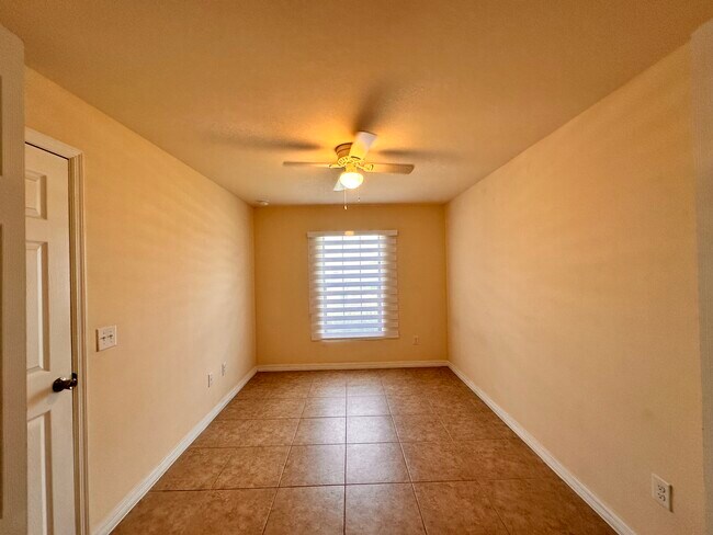 Building Photo - 146 SW 47th Terrace