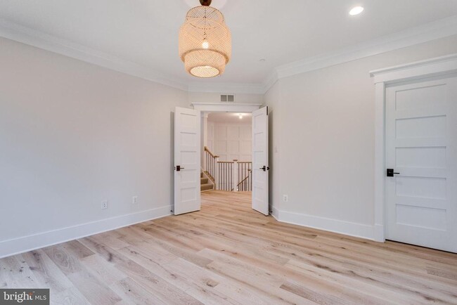 Building Photo - 5615 McLean Dr