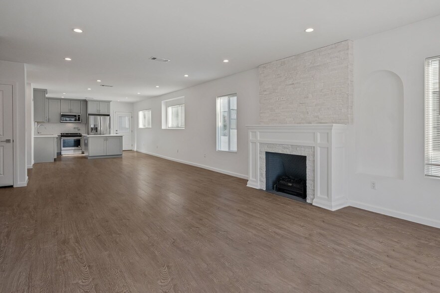 Building Photo - 1238 S Burnside Ave