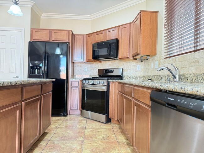 Building Photo - 116 Augusta Course Ave