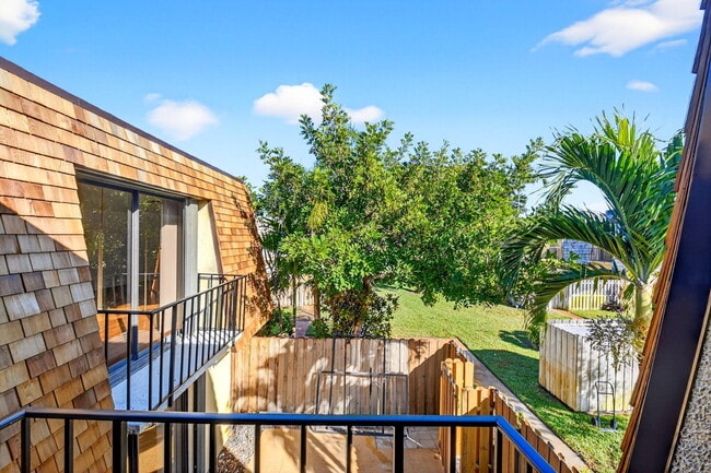 Building Photo - 198 Lake Arbor Dr