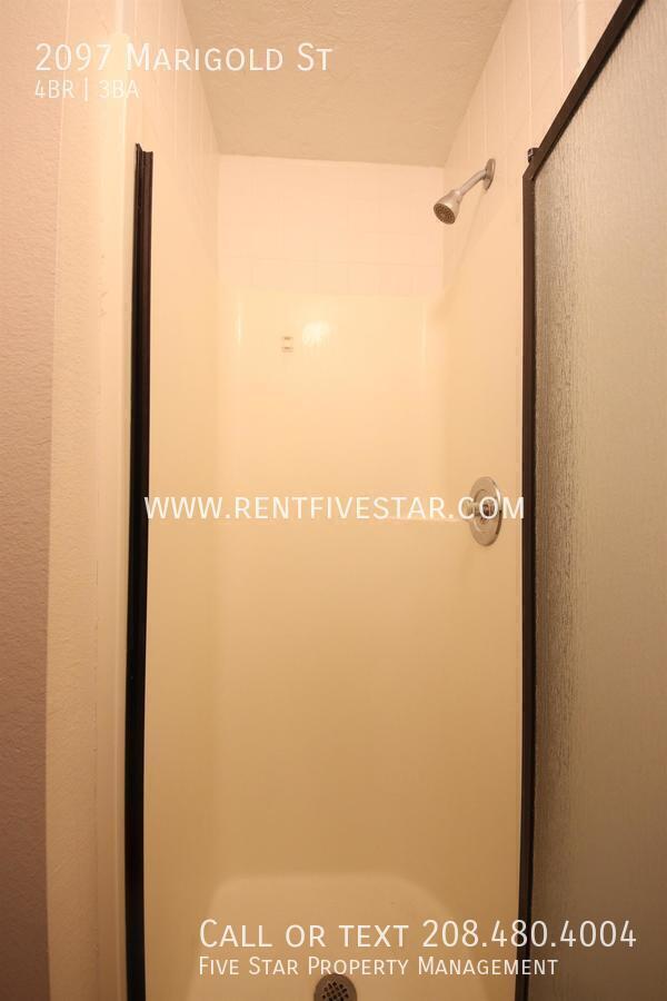 Building Photo - 2097 Marigold St