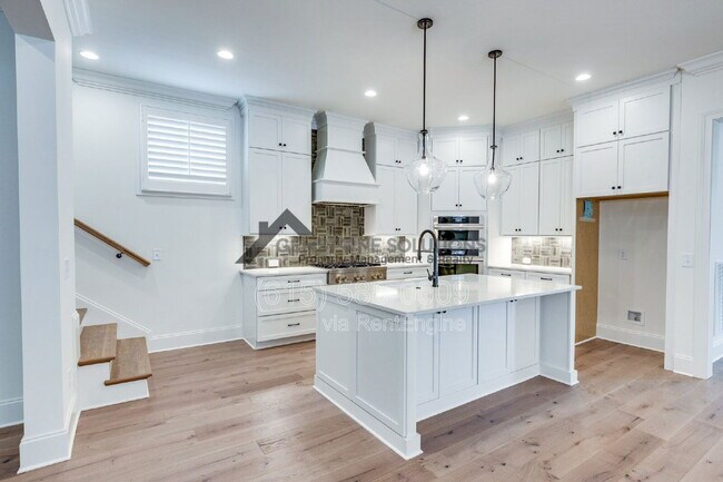 Building Photo - 1001 Championship Blvd