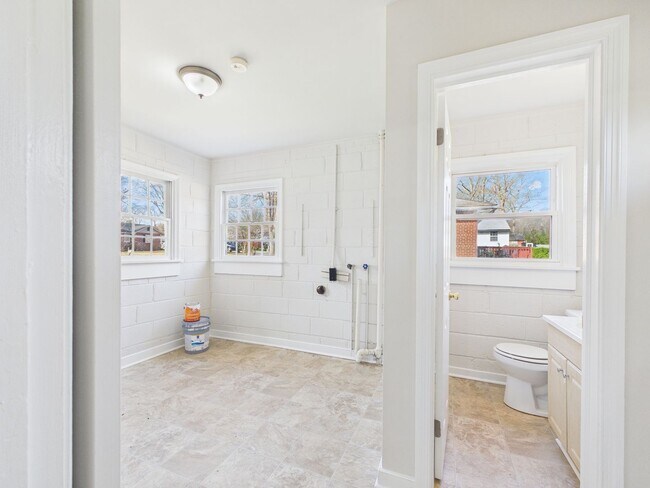 Building Photo - 6534 Worthington Rd