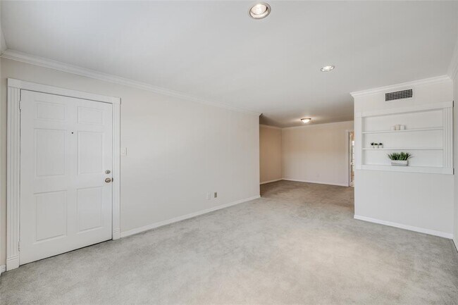 Building Photo - 7225 Beechnut St