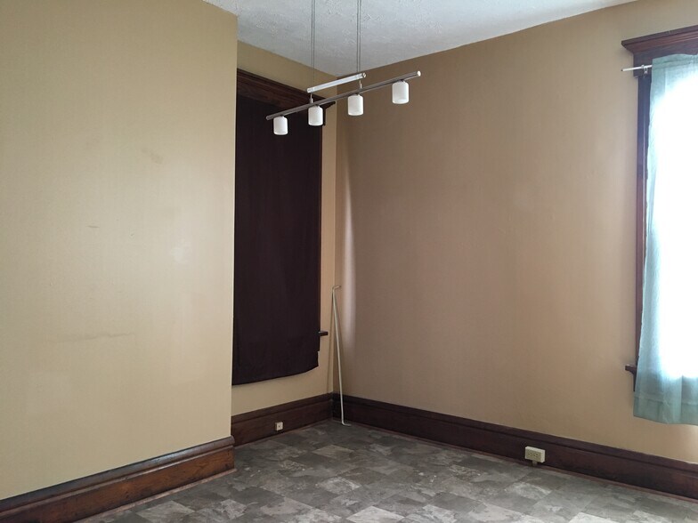 Dining Room - 277 S Champion Ave