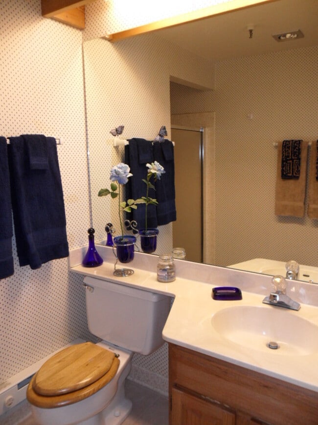 Building Photo - Long Term Rental- Marina Place 323