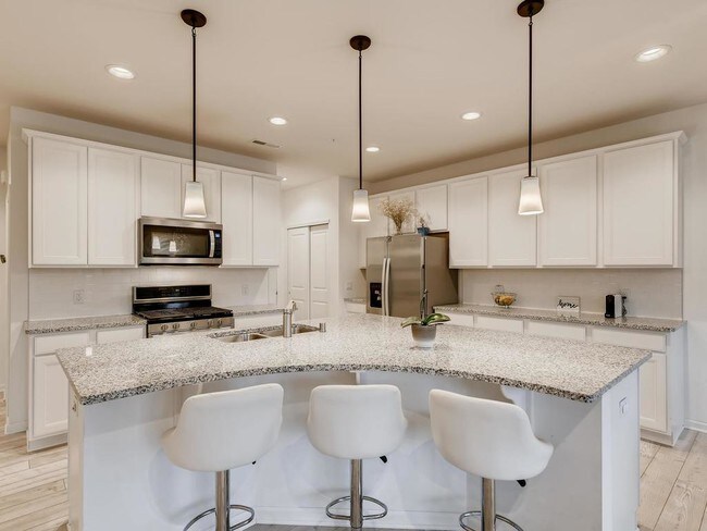 Building Photo - 718 Maggie Way