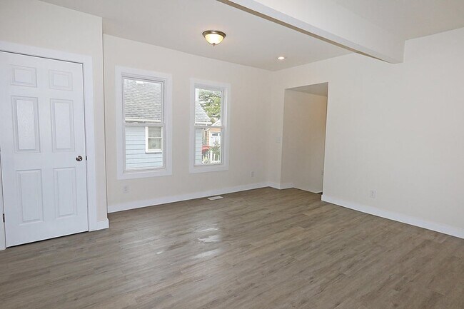 Building Photo - 1602 N 8th St