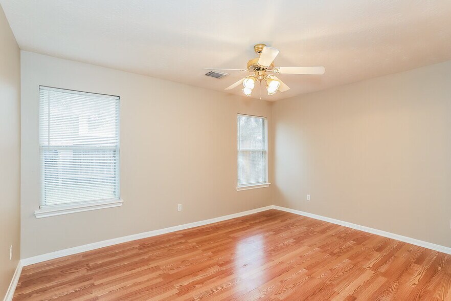 Building Photo - 22946 Sugar Bear Dr