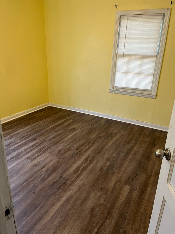 Building Photo - 904 Walker Ave