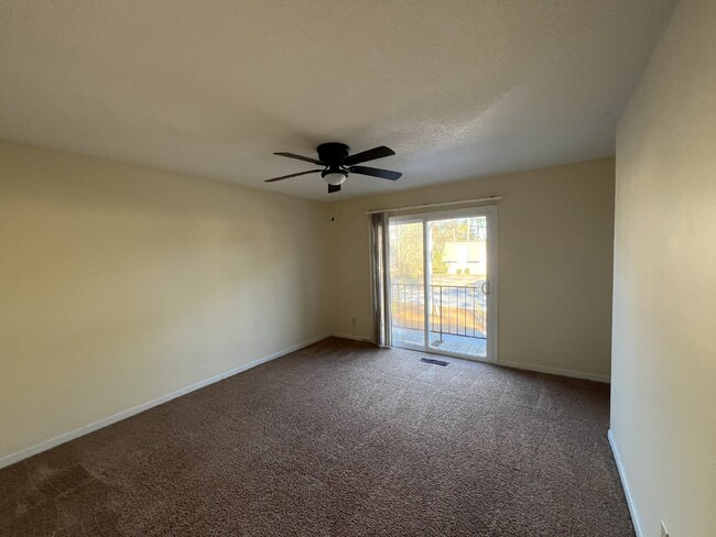 Building Photo - Townhouse for Rent