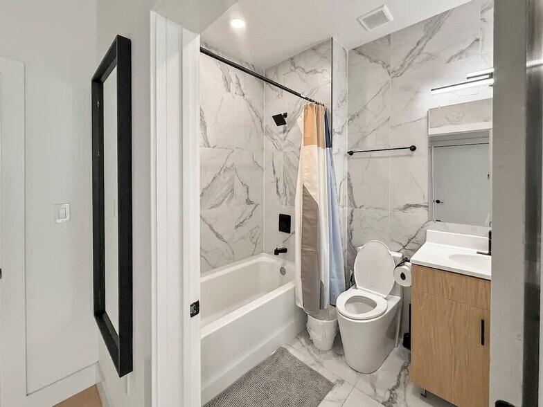 Building Photo - 1247 N 2nd St