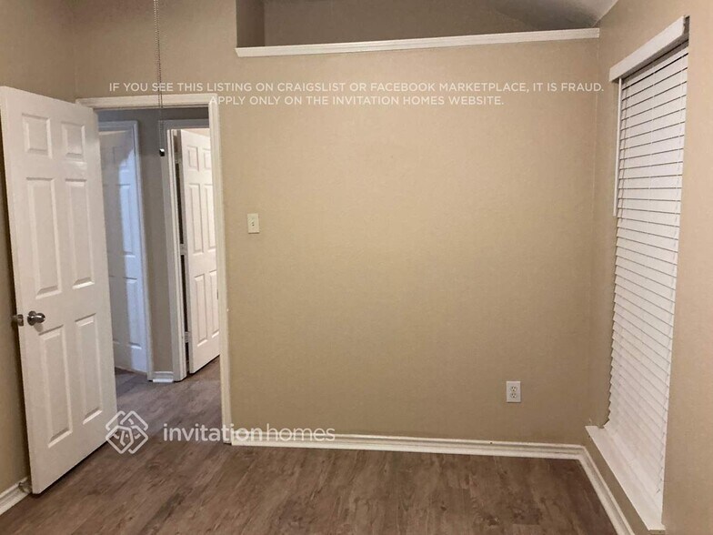 Building Photo - 2805 Beacon Hill Dr