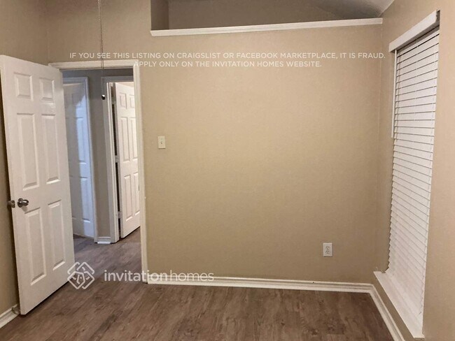 Building Photo - 2805 Beacon Hill Dr