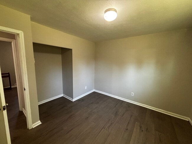 Building Photo - 3 BED 1 BATH IN FAYETTEVILLE NC