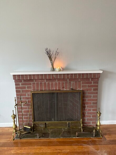 Building Photo - 121 Orlando St