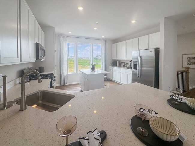 Building Photo - Brand new construction, end unit townhome!