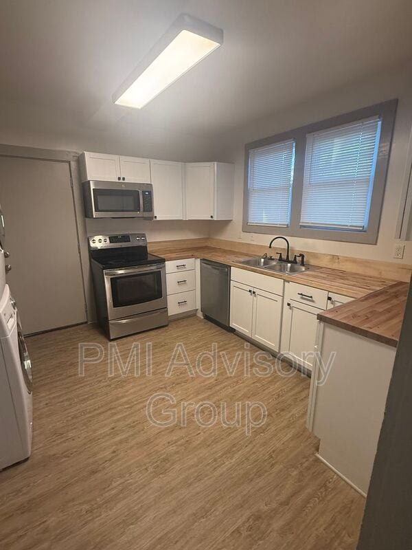 Building Photo - 1304 NE Forest Ave