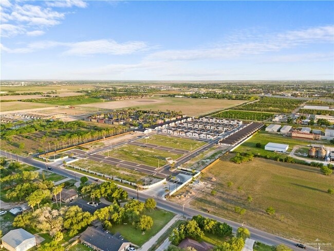 Building Photo - 23 Vanessa Ln