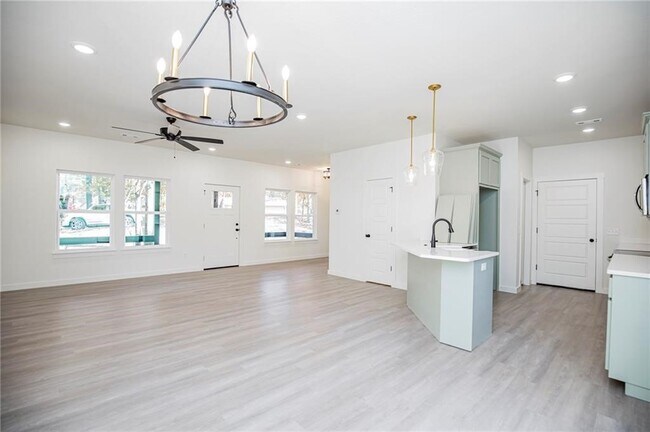 Building Photo - 3 Runnymede Cir