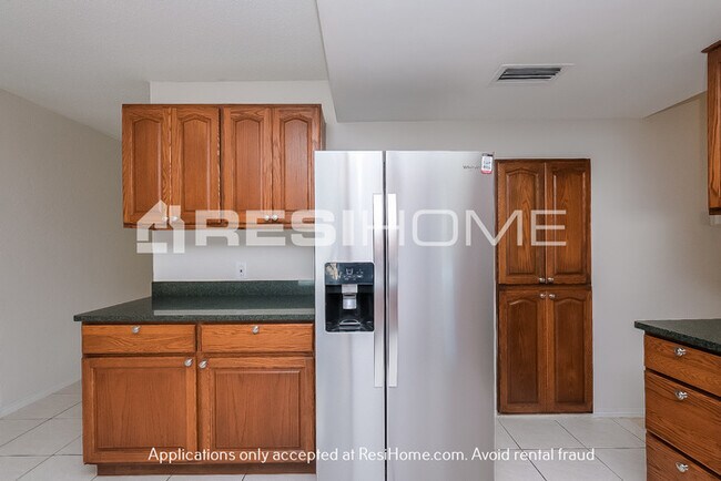 Building Photo - HOME FOR RENT!!