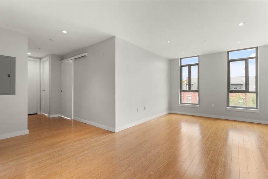 Building Photo - 691 Massachusetts Ave