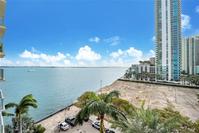 Building Photo - 1155 Brickell Bay Dr