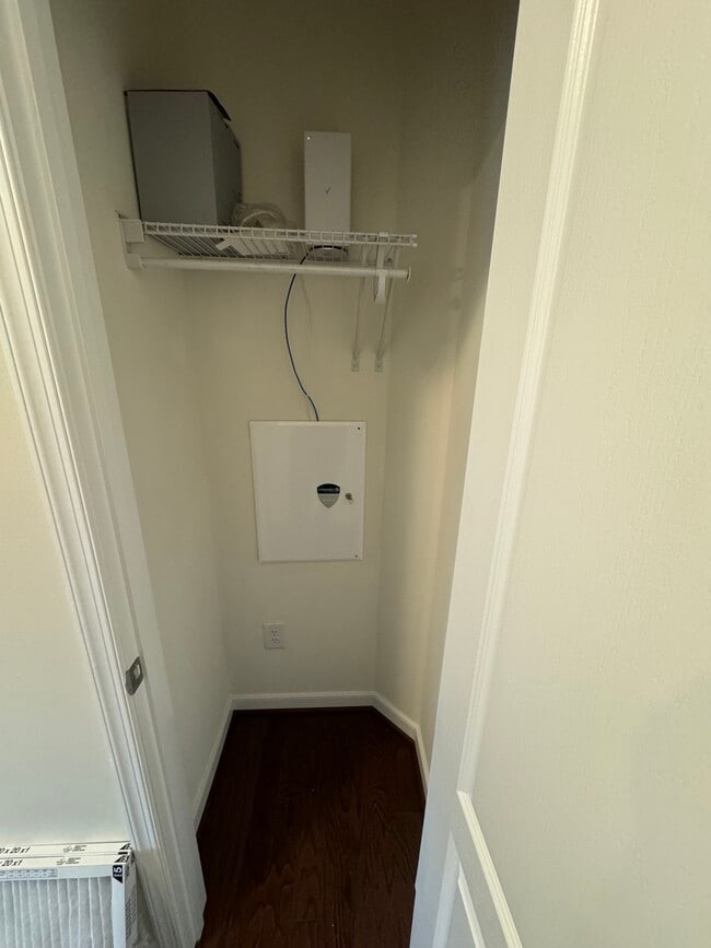 Building Photo - 6901 Swanhaven Dr