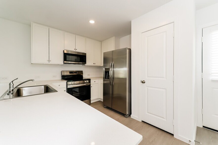 Building Photo - 16118 Hatton Dr