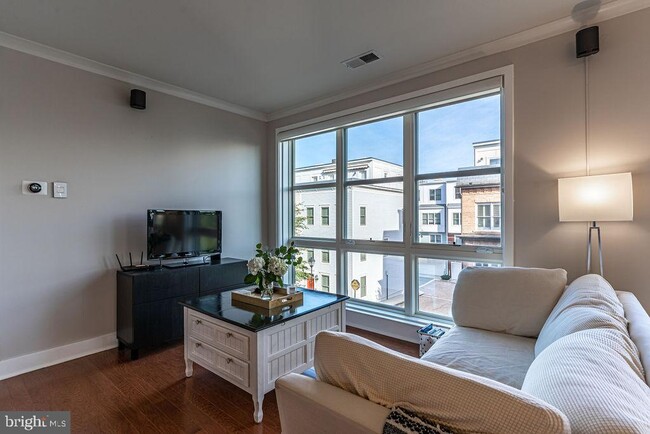 Building Photo - 815 N Patrick St