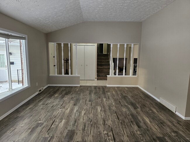 Building Photo - 3589 Delmar Dr