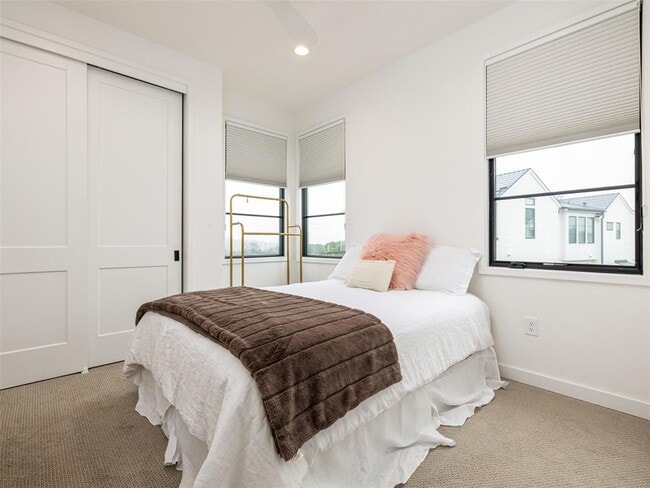 Building Photo - 800 Emilia Ct